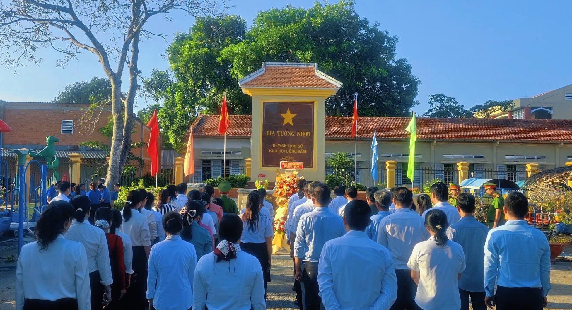 Di tích lịch sử Khu Hội Đồng Sầm