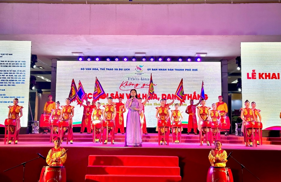 Lễ Khai mạc Hội chợ triển lãm thành tựu kinh tế - xã hội, an ninh quốc phòng, Triển lãm Không gian du lịch, Di sản Văn hóa và Sản phẩm Thủ công Truyền thống Việt Nam: Khơi nguồn tự hào dân tộc