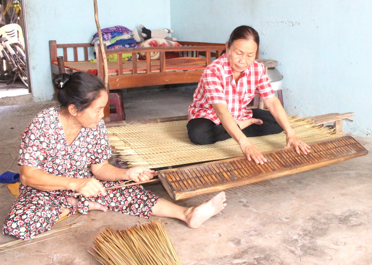 Làng dệt chiếu ở Long Cang – Nét đẹp làng nghề truyền thống